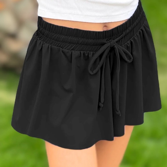 Pixie Lane Shorts - Picture 3 of 4